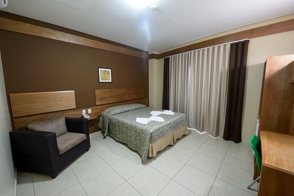 Prisma Plaza Hotel Taubate Bagian luar foto